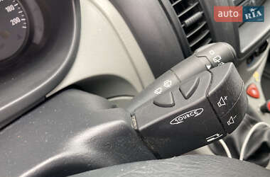 Грузовой фургон Opel Vivaro 2012 в 