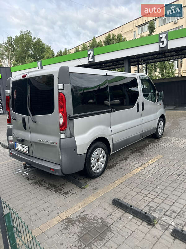 Мінівен Opel Vivaro 2011 в Одесі