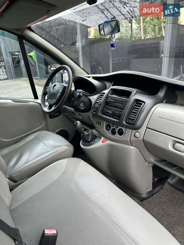 Мінівен Opel Vivaro 2011 в Одесі