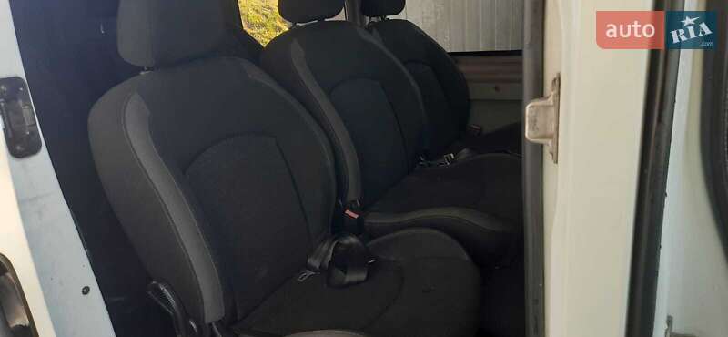 Минивэн Opel Vivaro 2011 в Коломые