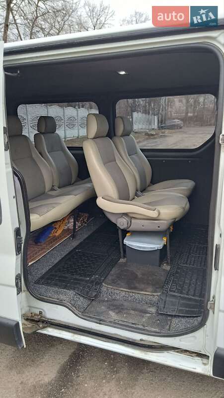 Мінівен Opel Vivaro 2003 в Солоному