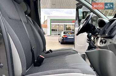 Минивэн Opel Vivaro 2012 в 