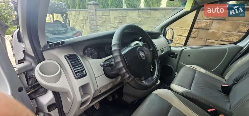 Минивэн Opel Vivaro 2006 в Луцке