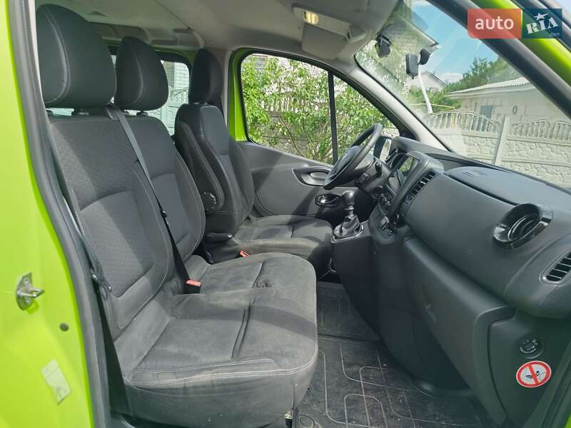 Мінівен Opel Vivaro 2015 в Чернігові