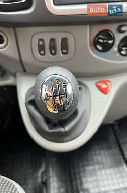 Минивэн Opel Vivaro 2011 в 