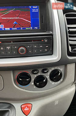 Минивэн Opel Vivaro 2011 в 