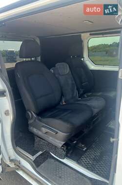 Минивэн Opel Vivaro 2015 в 