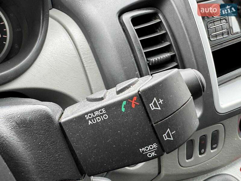 Мінівен Opel Vivaro 2014 в Самборі