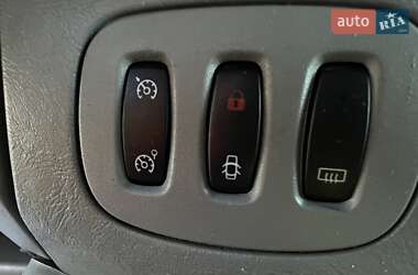 Мінівен Opel Vivaro 2011 в 