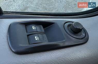 Мінівен Opel Vivaro 2011 в 
