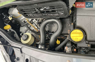Грузовой фургон Opel Vivaro 2012 в 