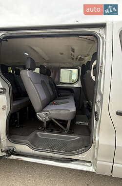 Минивэн Opel Vivaro 2015 в 