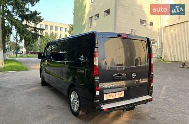 Минивэн Opel Vivaro 2016 в 