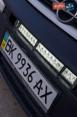 Мінівен Opel Vivaro 2005 в 