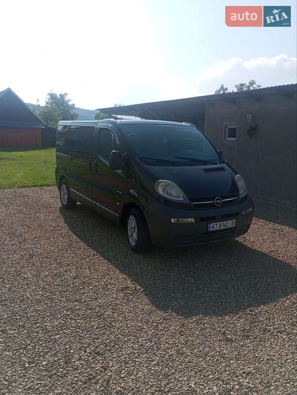 Мінівен Opel Vivaro 2006 в Долині