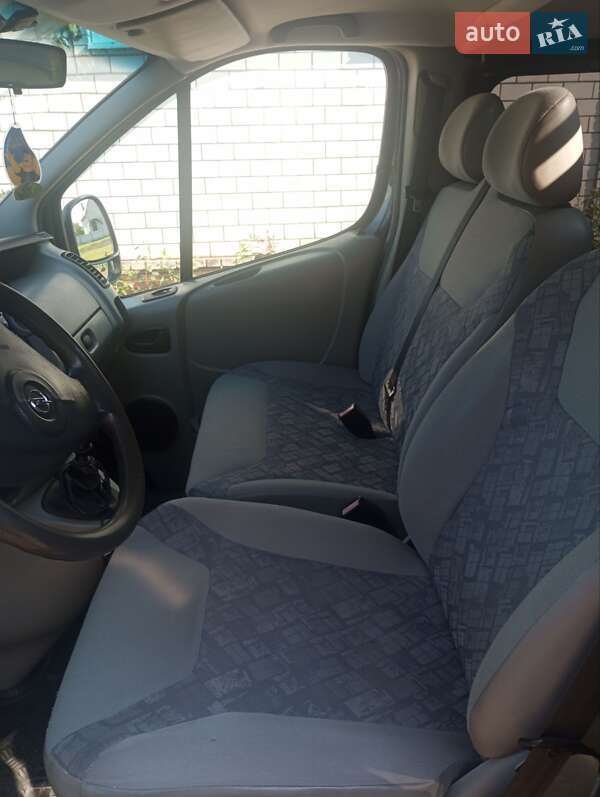 Мінівен Opel Vivaro 2006 в Долині