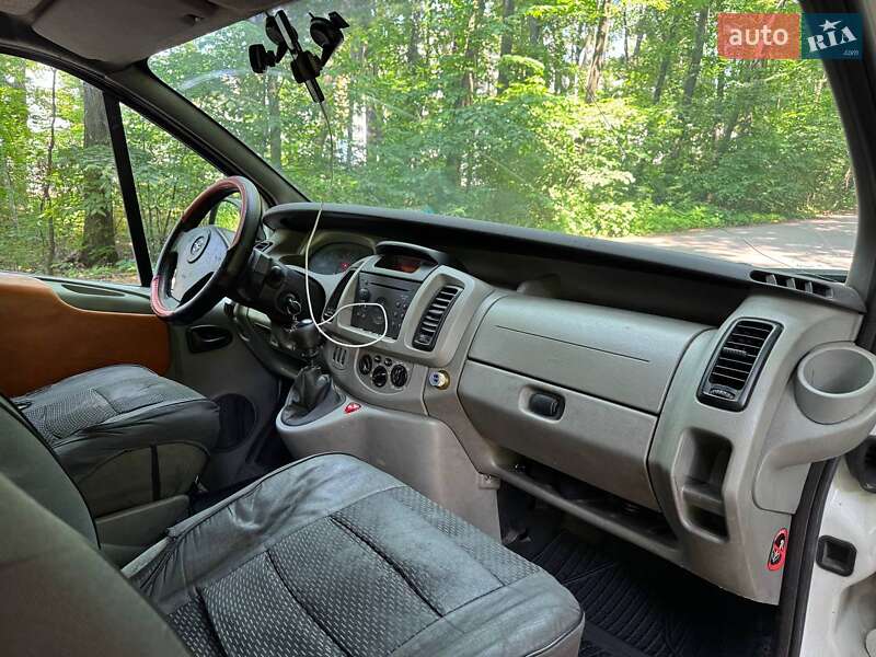 Мінівен Opel Vivaro 2003 в Києві