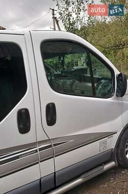 Минивэн Opel Vivaro 2003 в 