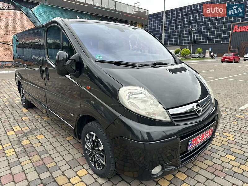 Мінівен Opel Vivaro 2013 в Луцьку