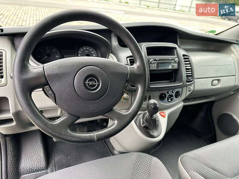 Мінівен Opel Vivaro 2013 в Луцьку