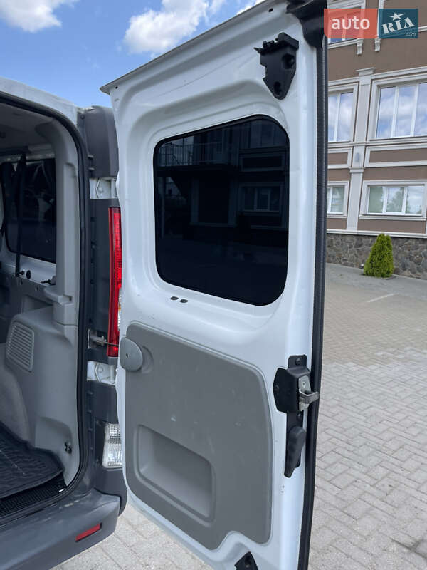 Минивэн Opel Vivaro 2013 в Черновцах