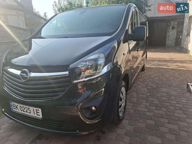 Минивэн Opel Vivaro 2015 в Ровно фото 4 Минивэн Opel Vivaro 2015 в Ровно