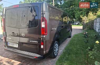 Мінівен Opel Vivaro 2015 в 