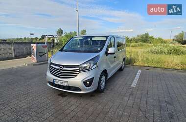Мінівен Opel Vivaro 2015 в Чопі