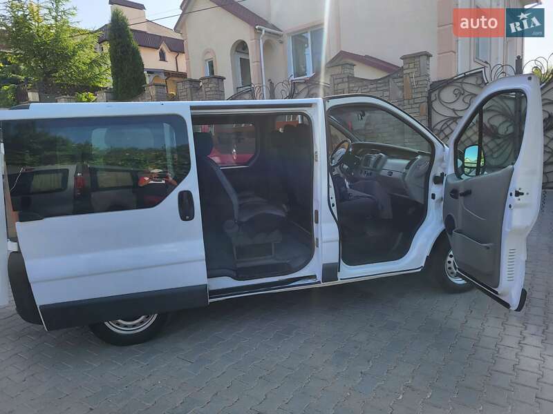 Мінівен Opel Vivaro 2002 в Хмельницькому
