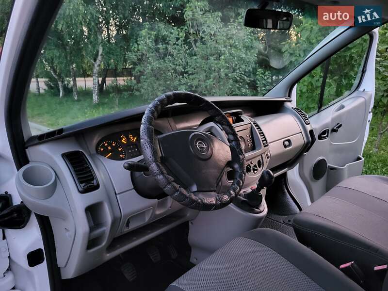 Мінівен Opel Vivaro 2002 в Хмельницькому