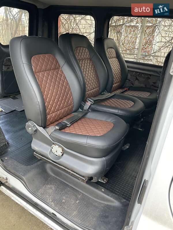 Мінівен Opel Vivaro 2012 в Миколаєві