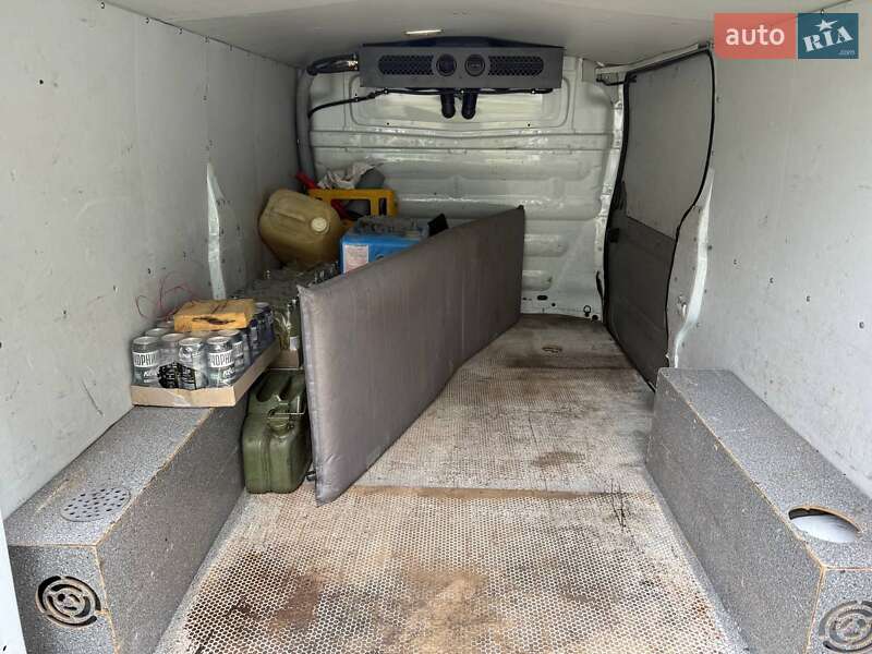 Грузовой фургон Opel Vivaro 2014 в Киеве