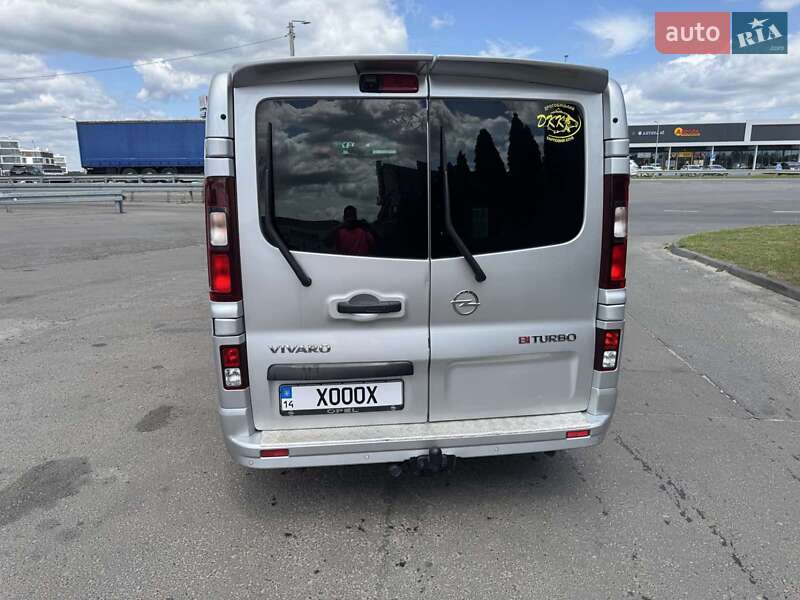 Минивэн Opel Vivaro 2017 в Львове