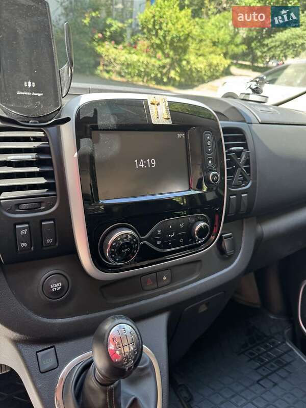 Минивэн Opel Vivaro 2017 в Львове