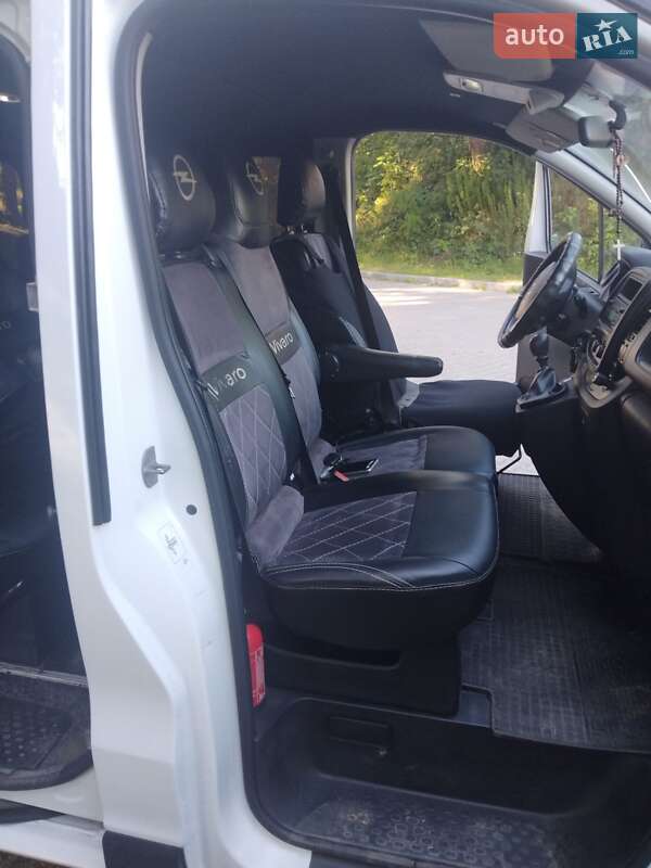 Мінівен Opel Vivaro 2015 в Львові