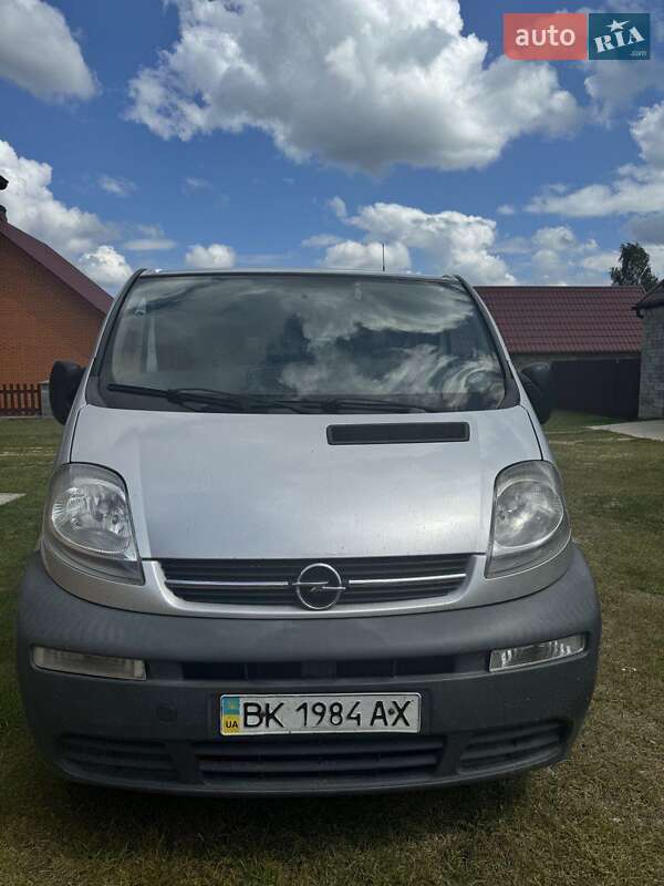 Минивэн Opel Vivaro 2005 в Рокитном