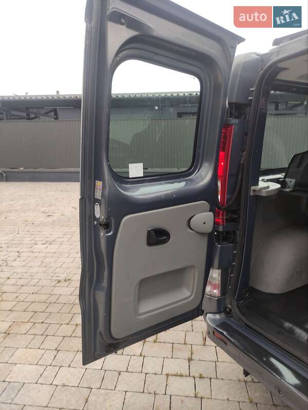 Минивэн Opel Vivaro 2010 в Львове