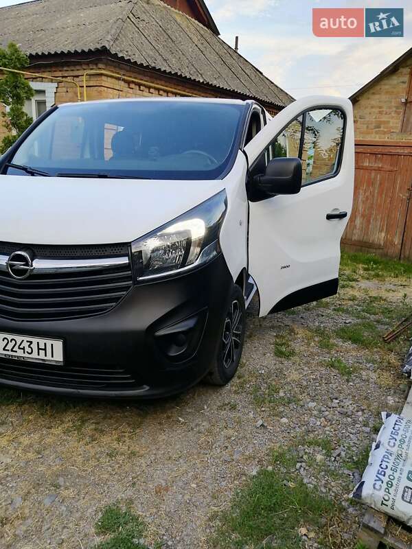 Минивэн Opel Vivaro 2017 в Литине