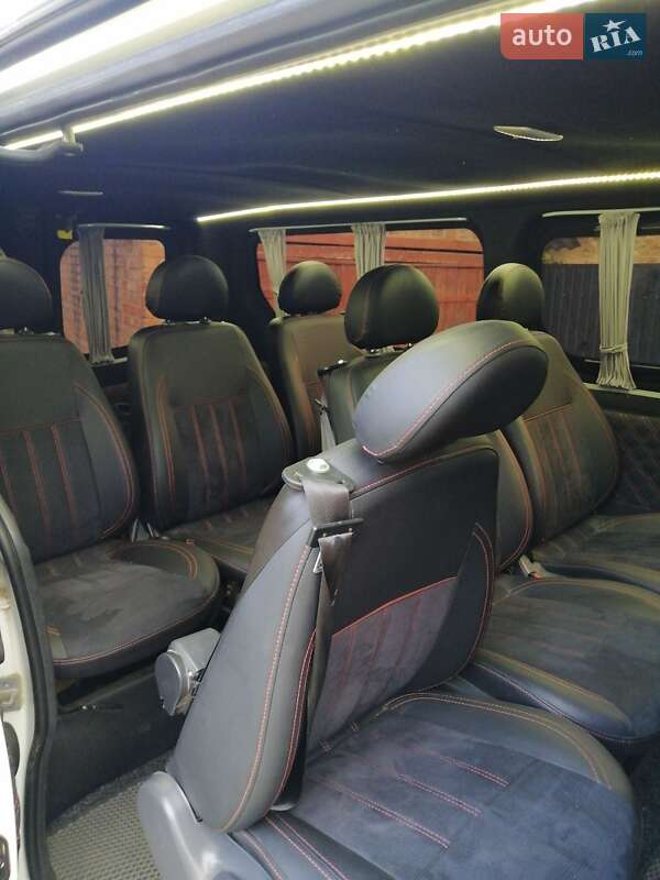 Минивэн Opel Vivaro 2017 в Литине