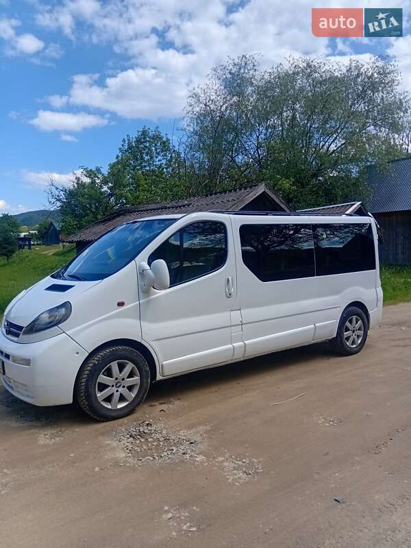 Минивэн Opel Vivaro 2002 в Косове