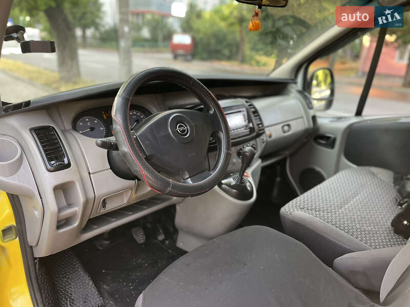 Минивэн Opel Vivaro 2009 в Могилев-Подольске