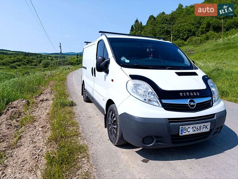Вантажний фургон Opel Vivaro 2011 в 