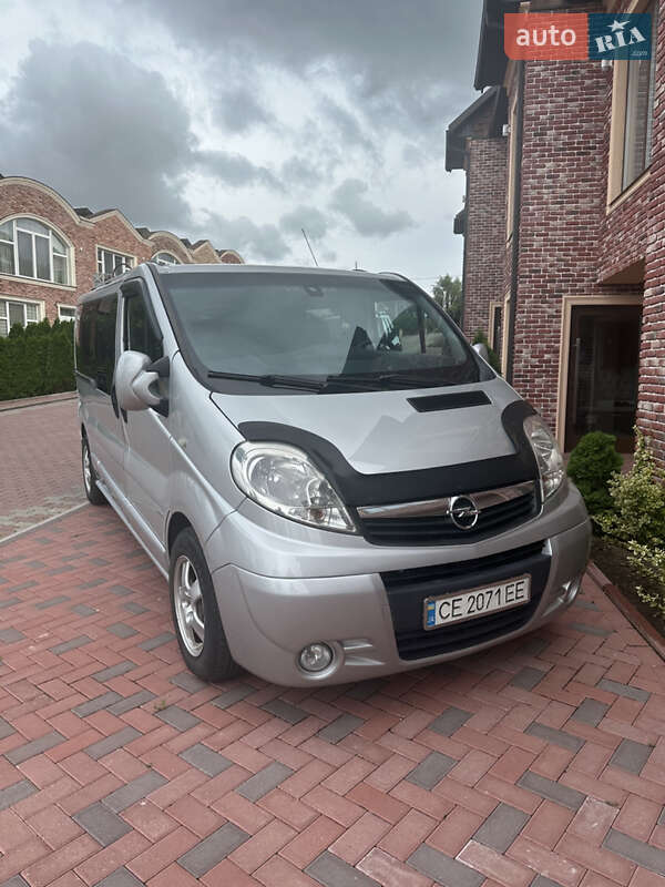 Минивэн Opel Vivaro 2012 в Черновцах