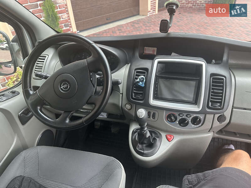 Минивэн Opel Vivaro 2012 в Черновцах