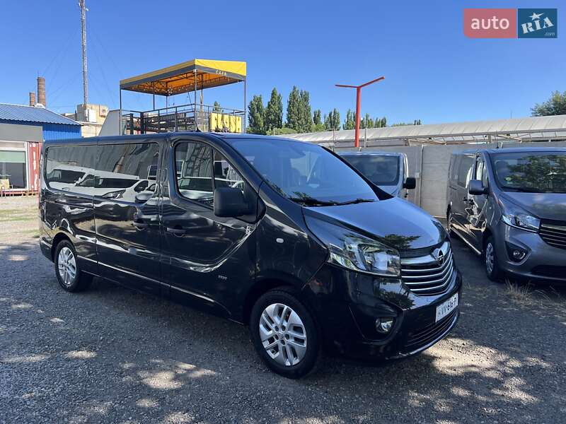 Грузопассажирский фургон Opel Vivaro 2016 в Одессе