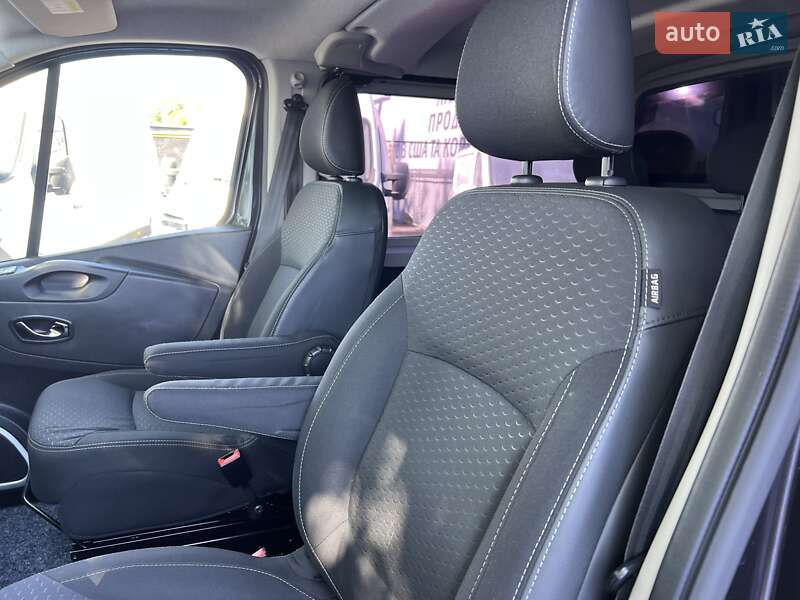 Грузопассажирский фургон Opel Vivaro 2016 в Одессе