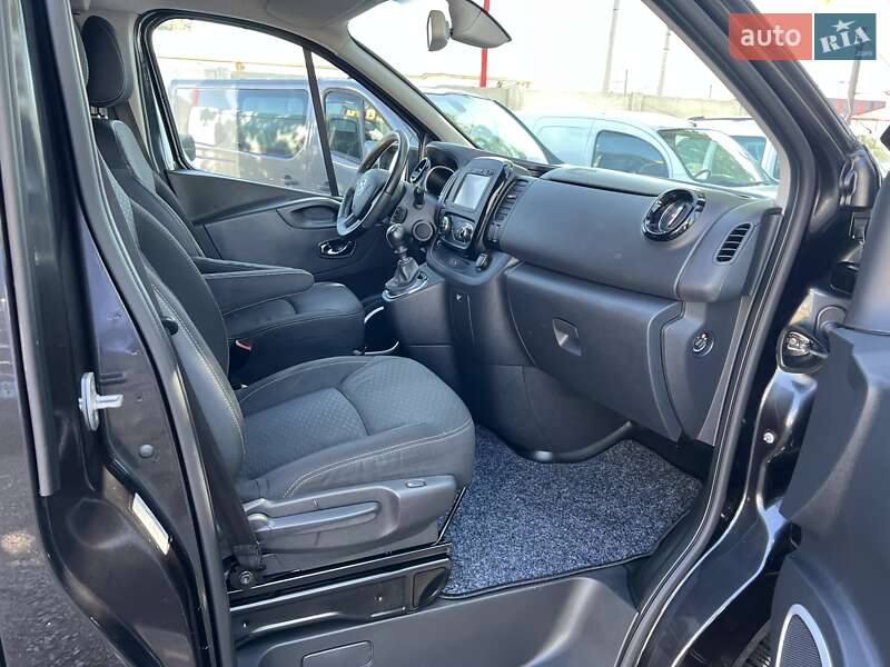 Грузопассажирский фургон Opel Vivaro 2016 в Одессе