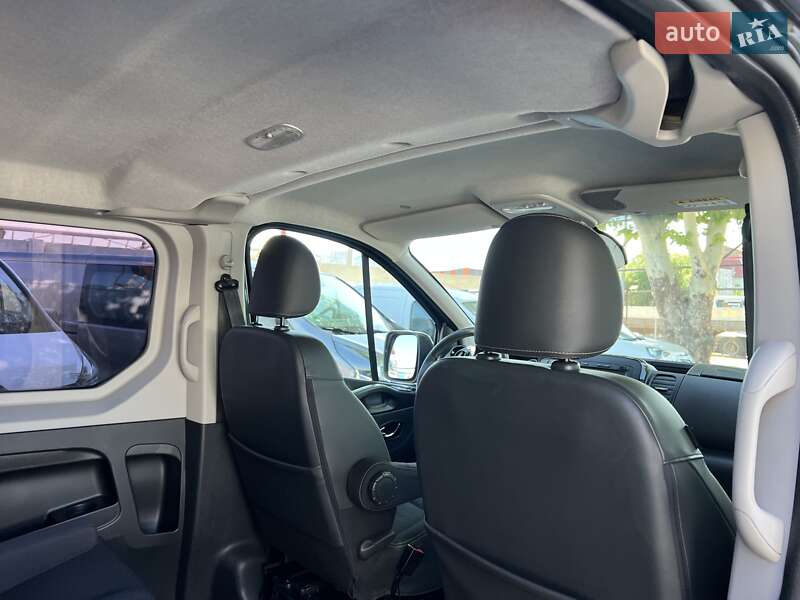 Грузопассажирский фургон Opel Vivaro 2016 в Одессе