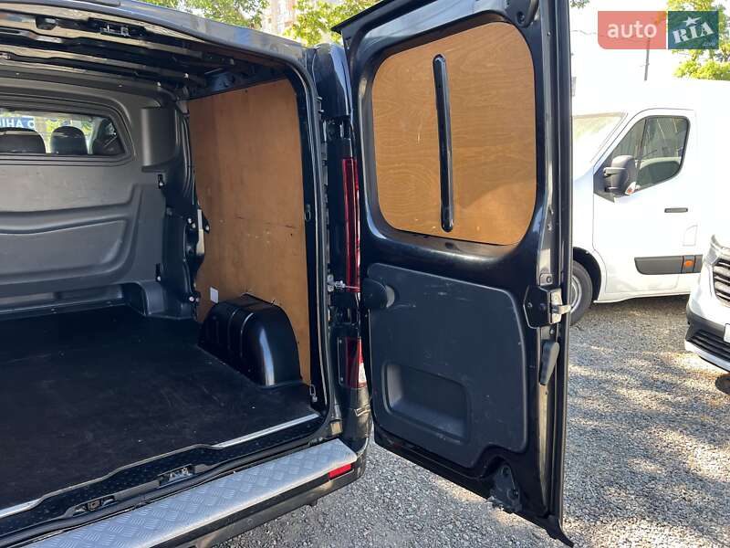 Грузопассажирский фургон Opel Vivaro 2016 в Одессе