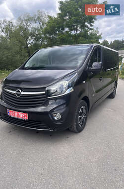 Вантажний фургон Opel Vivaro 2015 в Надвірній